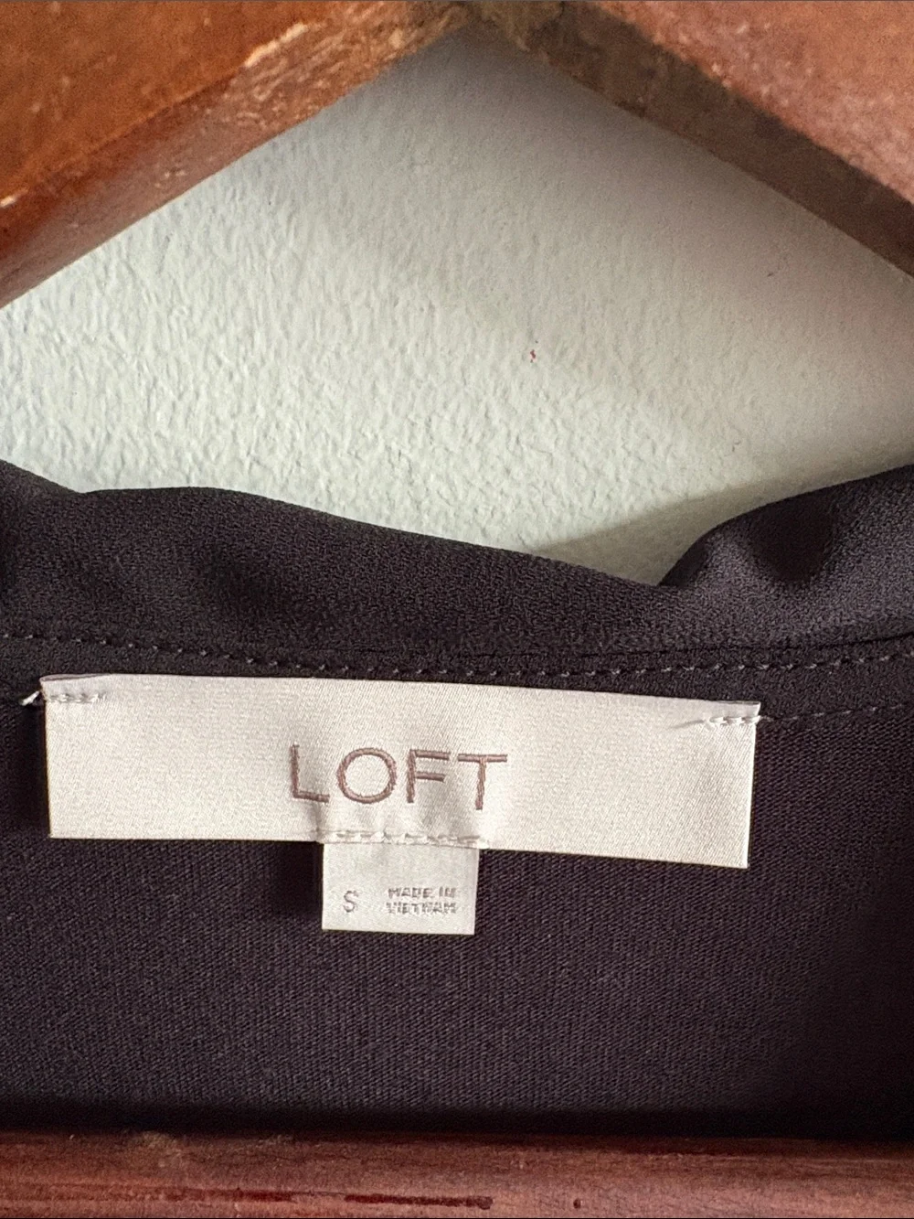 LOFT Black V-Neck Puff Sleeve Blouse Small Career Office